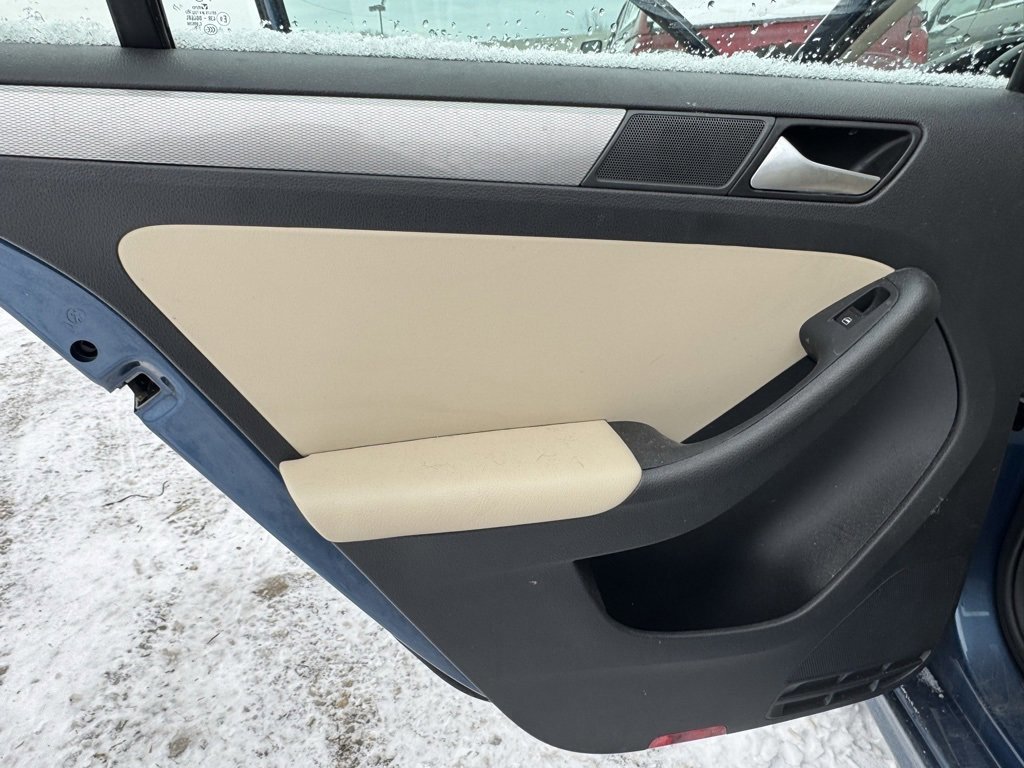 Used 2018 Volkswagen Jetta SE image 14