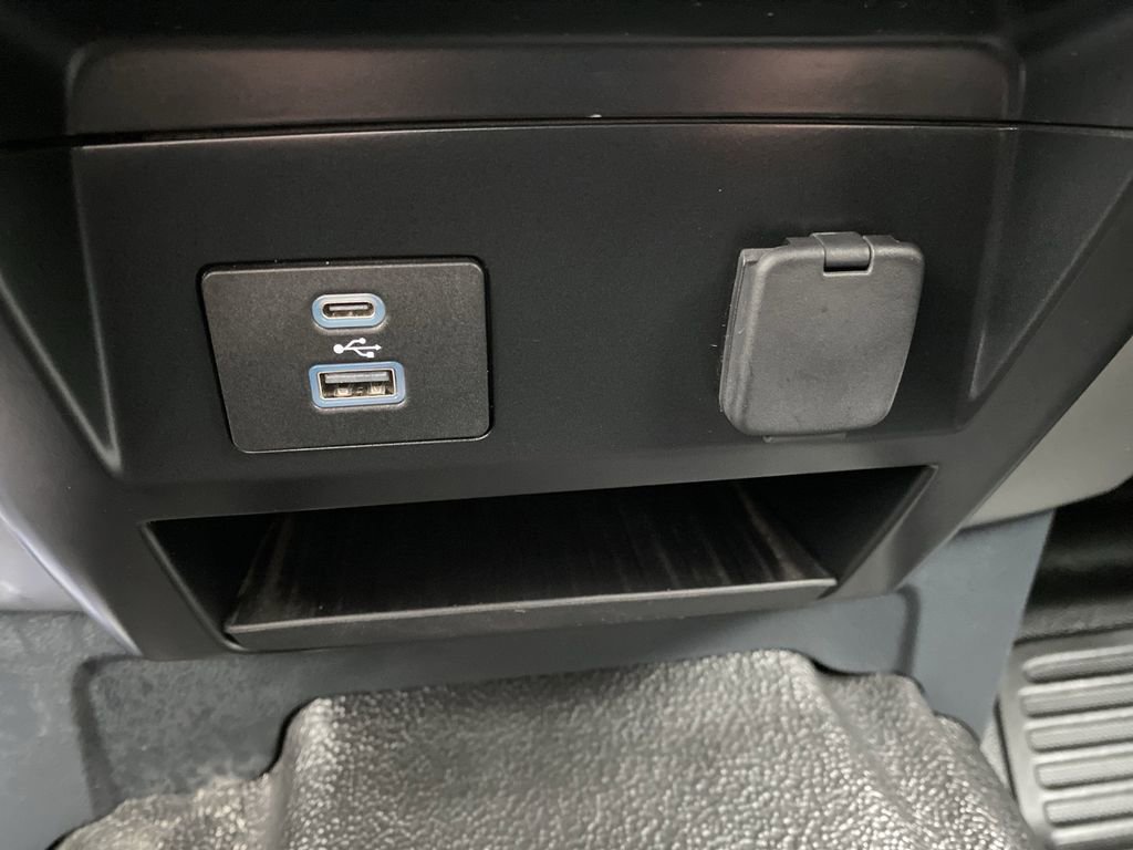 Certified 2022 Ford F350 Lariat w/ Tremor Off-Road Package image 30