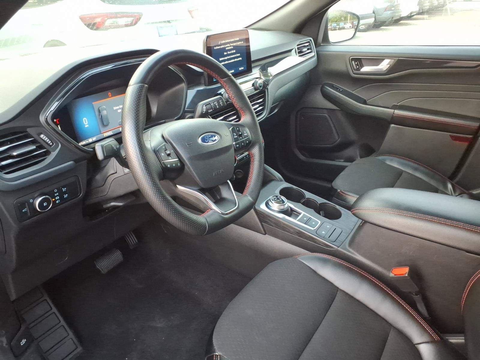 Certified 2025 Ford Escape ST-Line Select AWD/4WD image 9