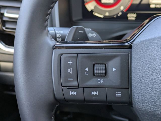 Used 2025 Nissan Rogue SL w/ SL Premium Package image 28