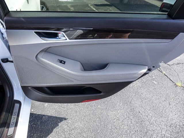 Used 2018 Genesis G80 3.8 AWD/4WD image 29