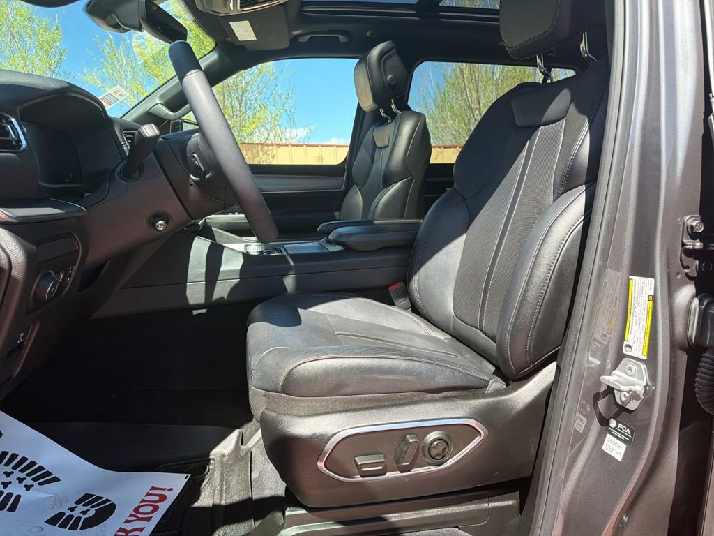 Used 2023 Jeep Wagoneer Series II image 11