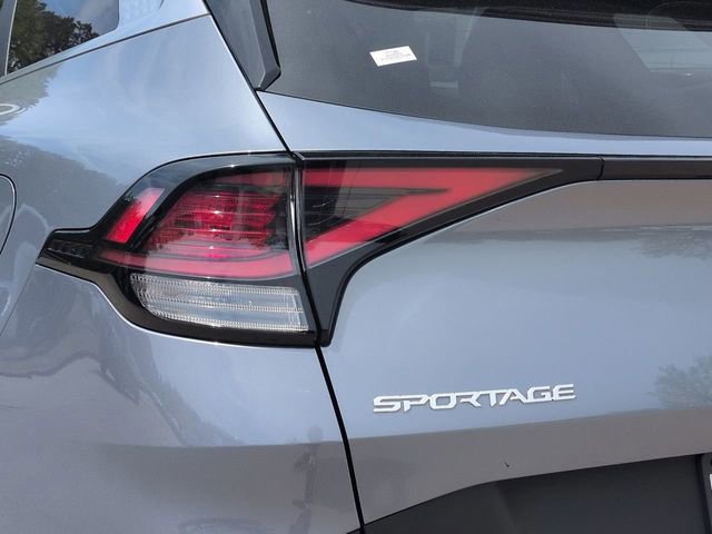 Used 2025 Kia Sportage LX FWD image 14