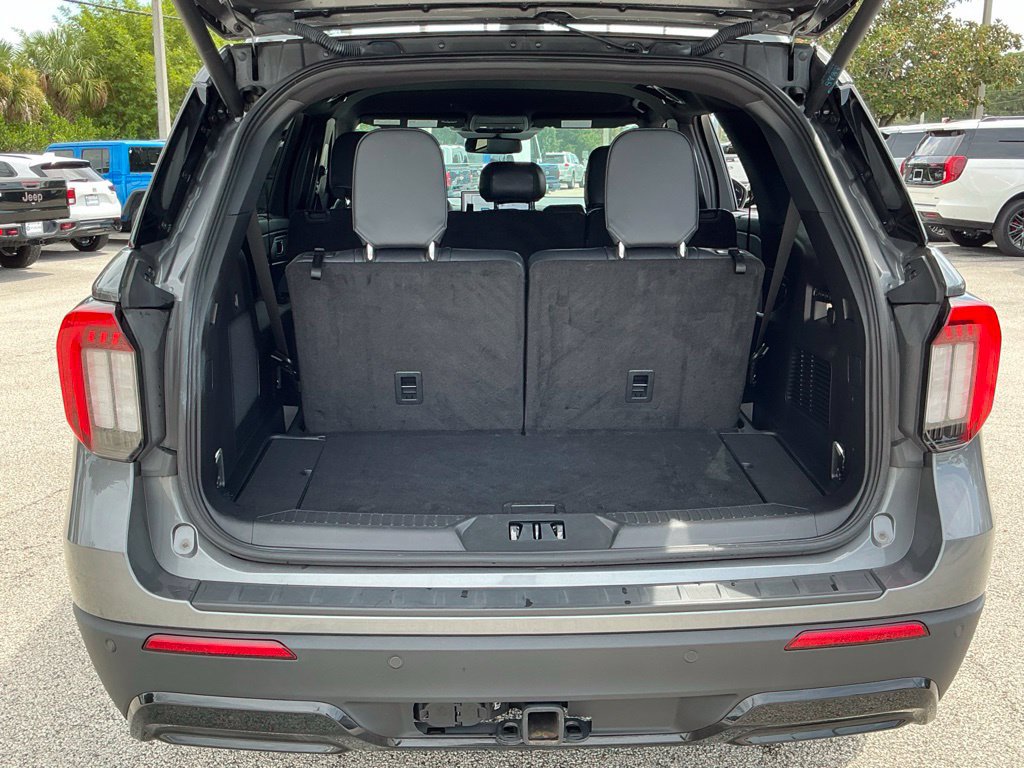 Certified 2025 Ford Explorer ST-Line w/ Premium Package RWD image 18