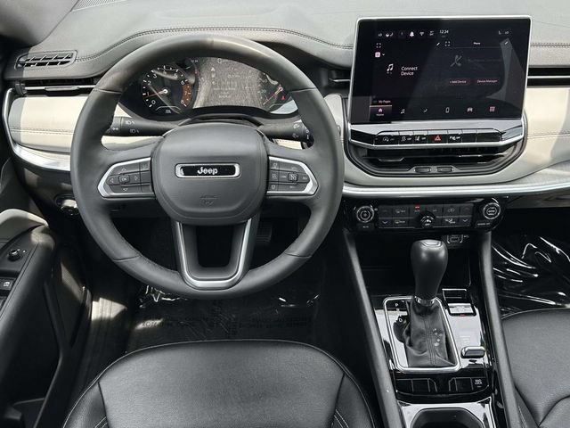 Used 2025 Jeep Compass Limited AWD/4WD image 13