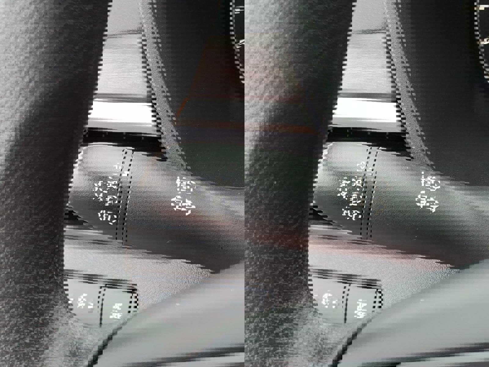 Used 2025 Nissan Altima 2.5 SV FWD image 24