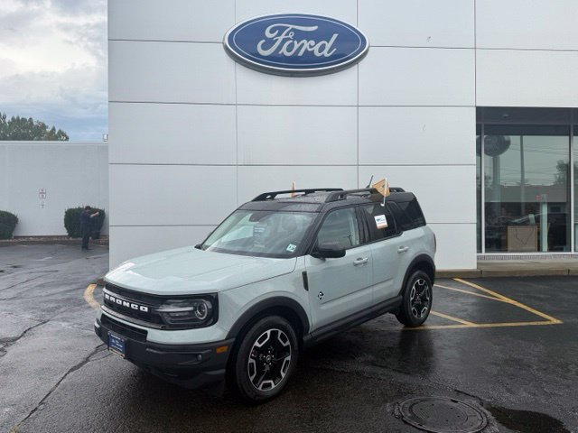 Certified 2023 Ford Bronco Sport Outer Banks w/ Tech Package AWD/4WD image 2