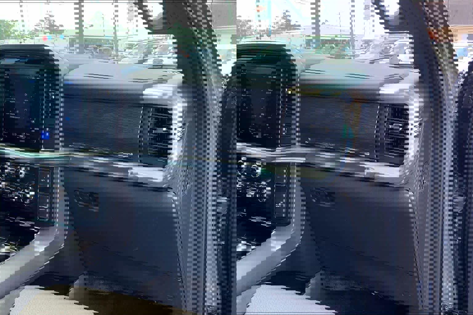 Certified 2025 Ford F150 Lariat w/ Equipment Group 501A Mid image 18