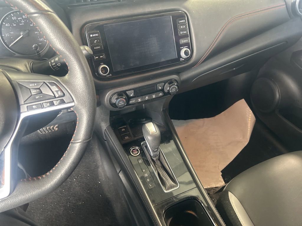 Used 2023 Nissan Kicks SR w/ SR Premium Package FWD image 5
