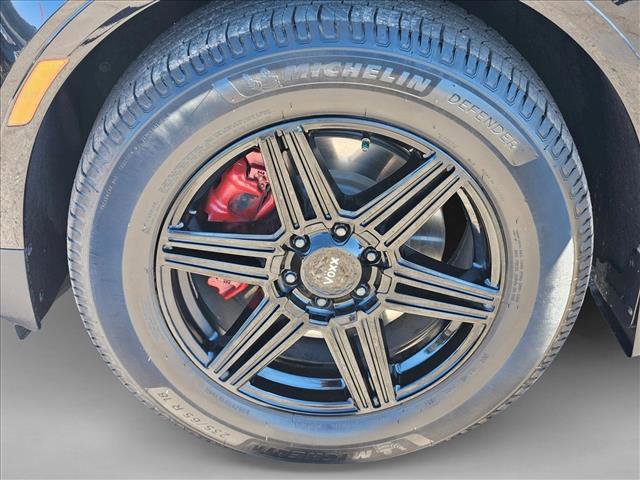 Used 2021 Cadillac XT5 Premium Luxury w/ LPO, Floor Liner Package image 24