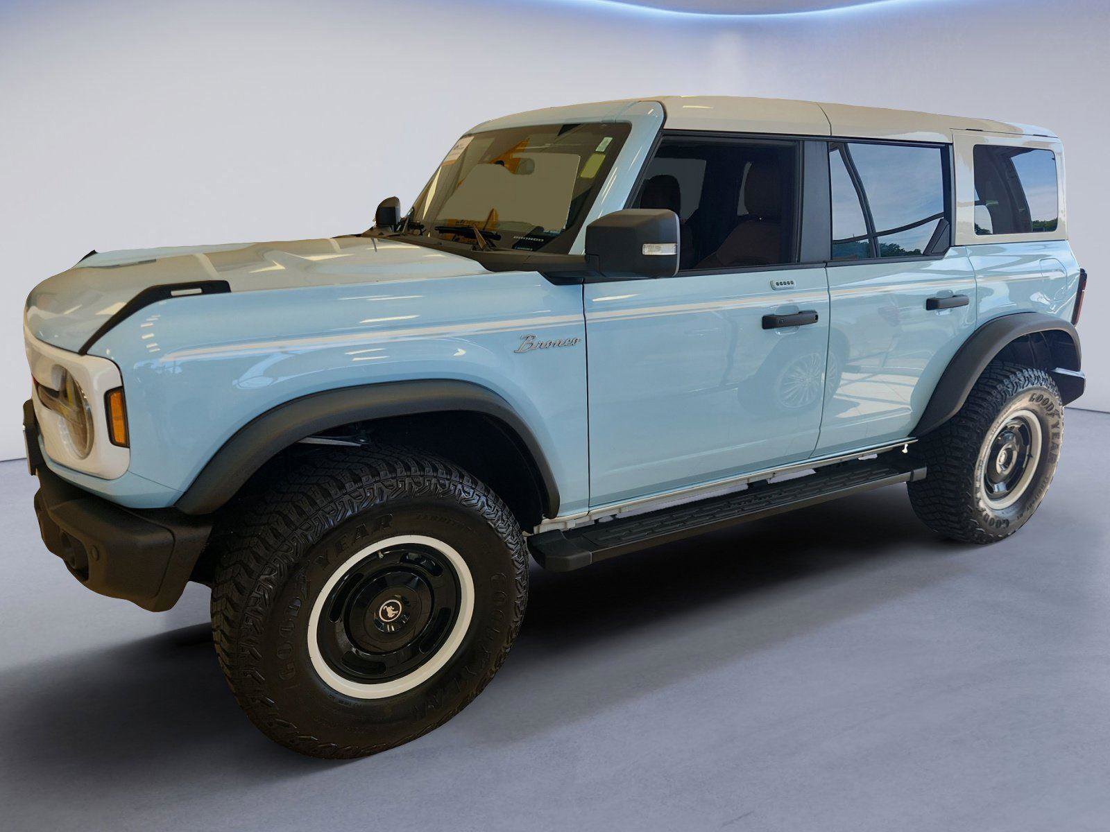 Certified 2023 Ford Bronco Heritage Edition AWD/4WD image 6