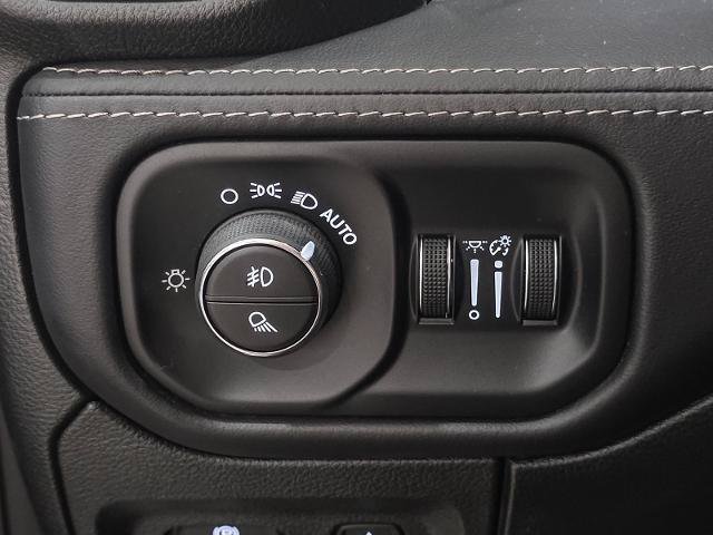 Used 2023 RAM 1500 Limited AWD/4WD image 25