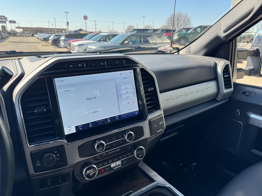 Certified 2022 Ford F350 Lariat w/ Chrome Package image 21