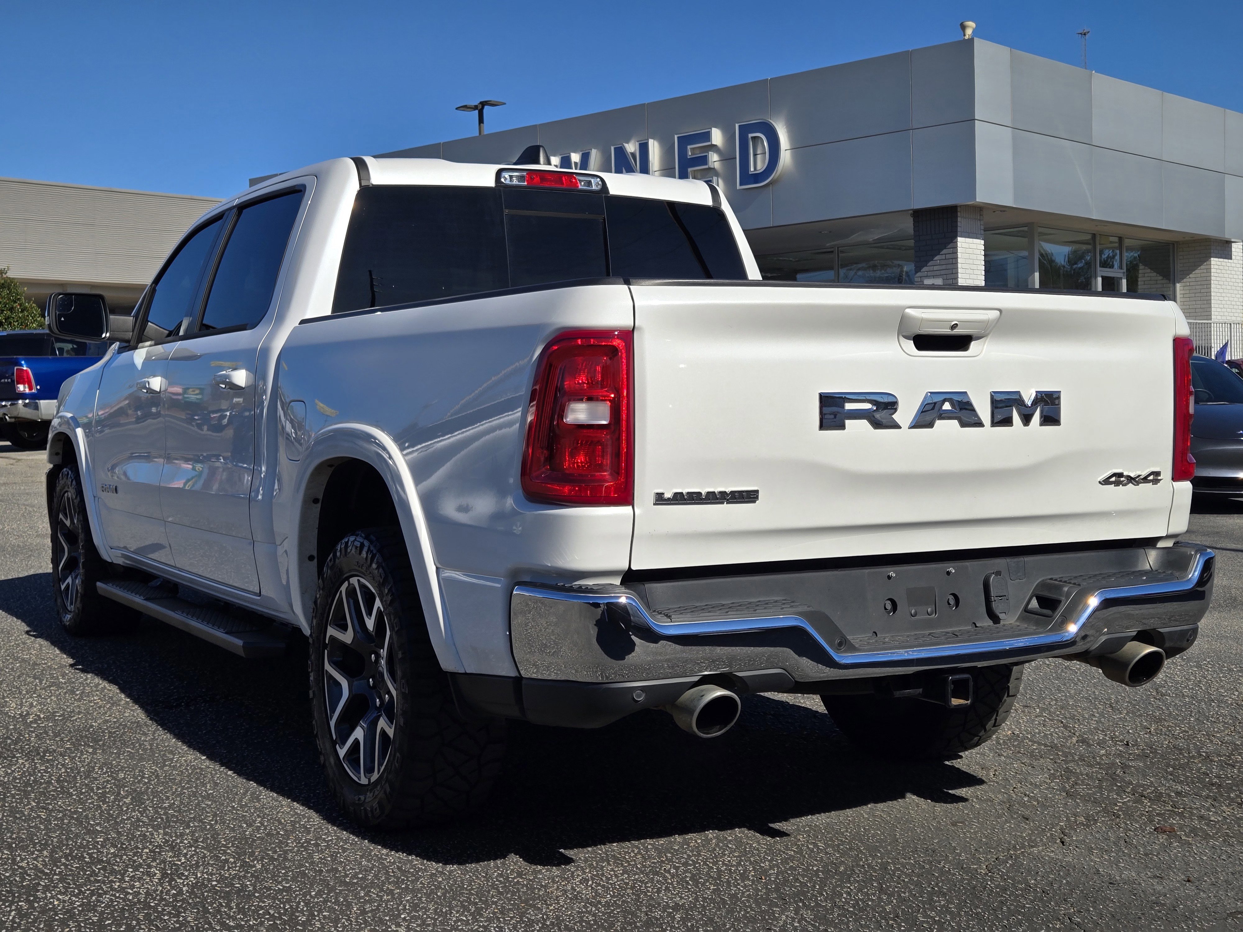 Used 2025 RAM 1500 Laramie image 7