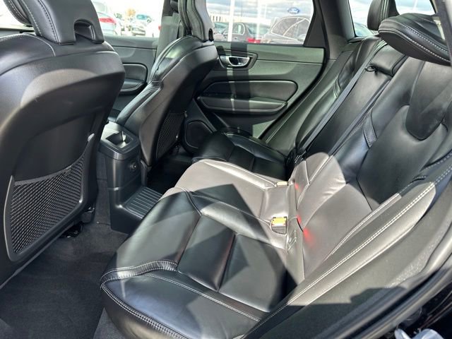 Used 2024 Volvo XC60 T8 Ultimate AWD/4WD image 14