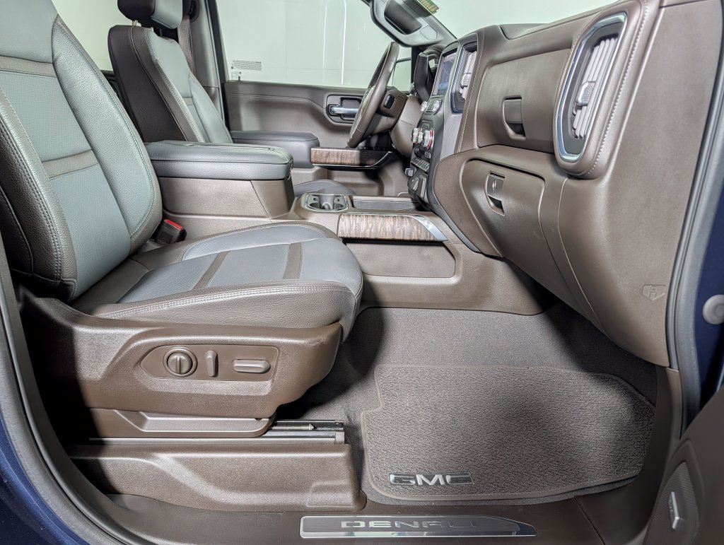Used 2022 GMC Sierra 1500 Denali w/ Denali Premium Package AWD/4WD image 12