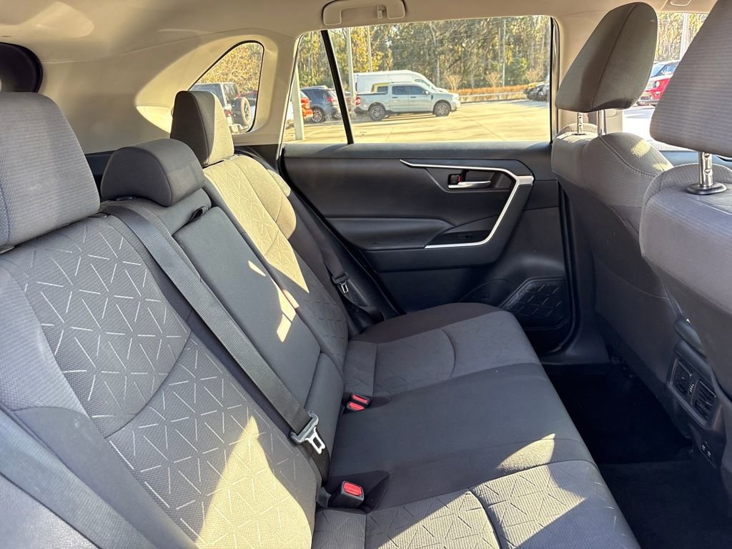 Used 2021 Toyota RAV4 XLE image 26