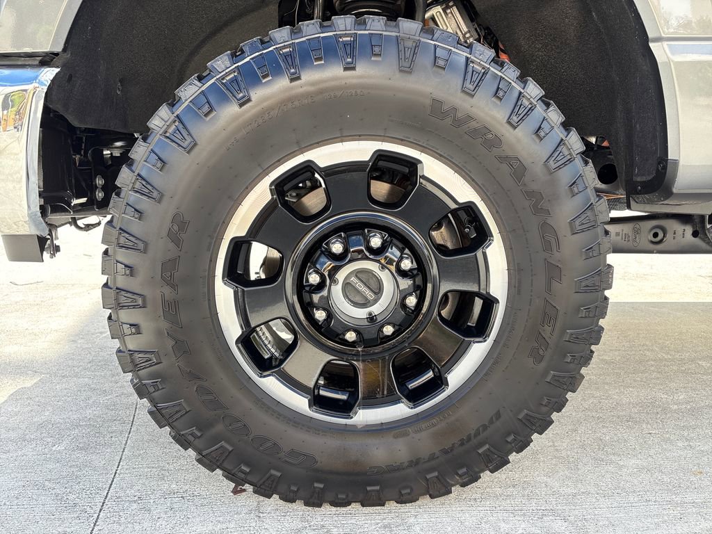 Certified 2025 Ford F250 Lariat w/ Tremor Off-Road Package AWD/4WD image 14