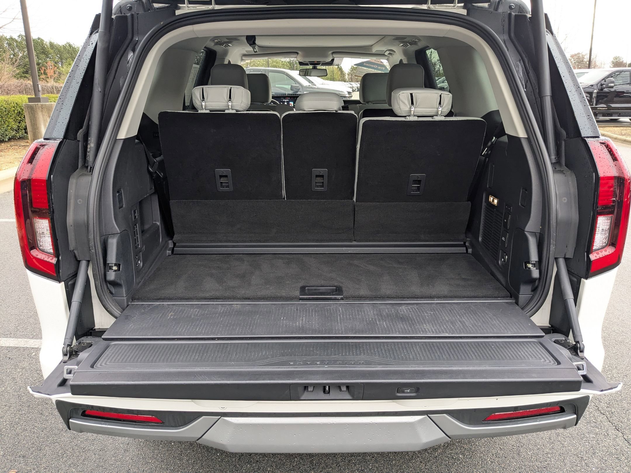 Certified 2025 Ford Expedition Platinum w/ Platinum Ultimate Package image 34