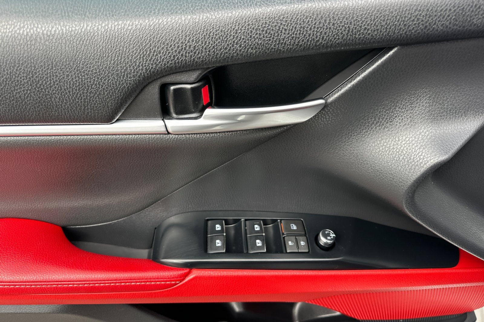Used 2019 Toyota Camry XSE FWD image 10