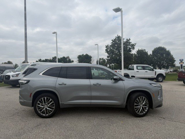 Used 2025 Buick Enclave Avenir w/ Super Cruise Package AWD/4WD image 10