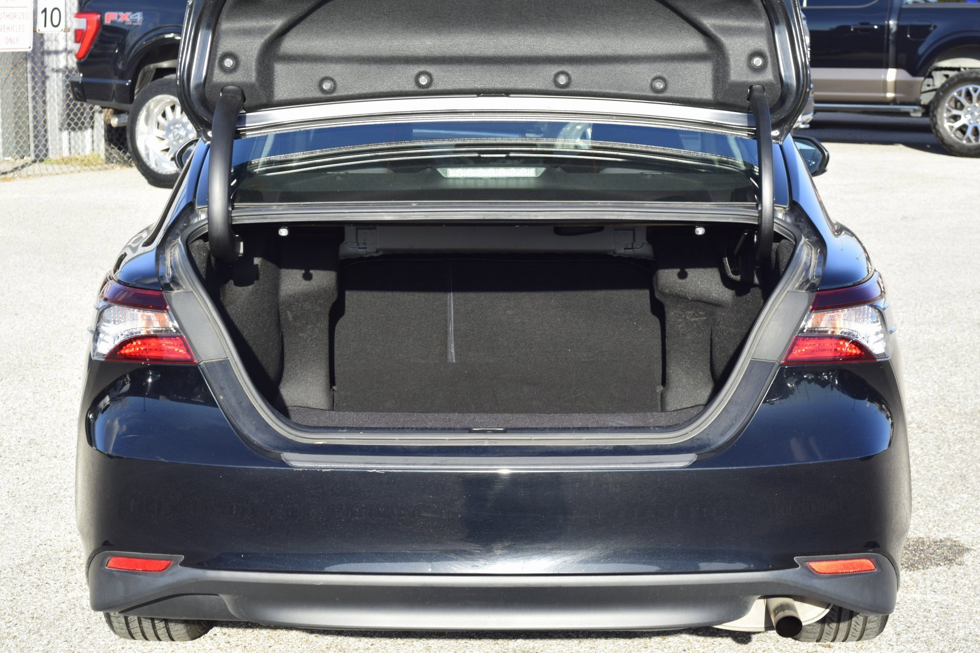 Used 2023 Toyota Camry LE image 21