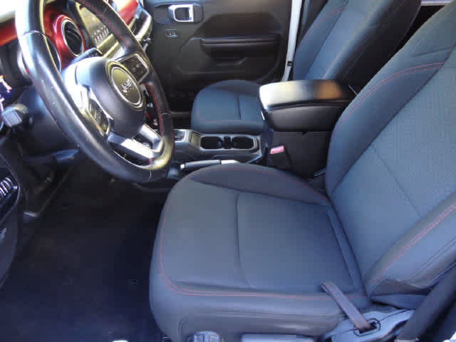 Used 2018 Jeep Wrangler Rubicon AWD/4WD image 6