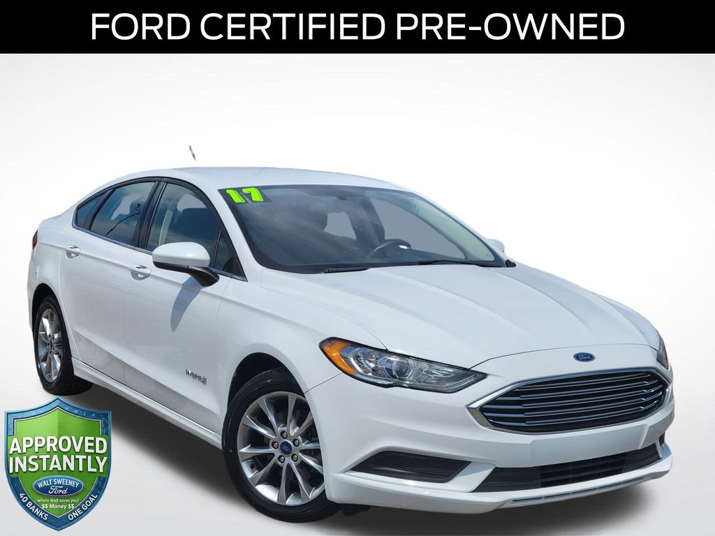 Certified 2017 Ford Fusion SE FWD image 1