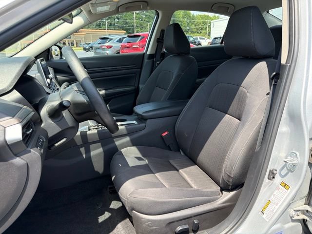 Used 2025 Nissan Altima 2.5 SV FWD image 15