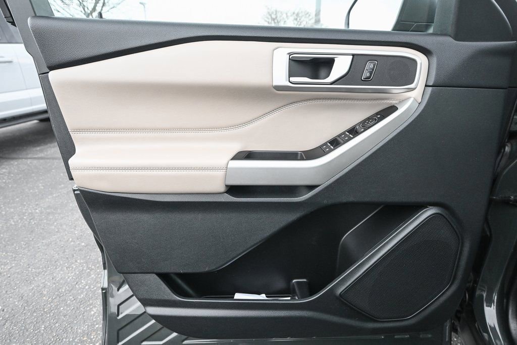 Certified 2023 Ford Explorer XLT w/ Equipment Group 202A image 23