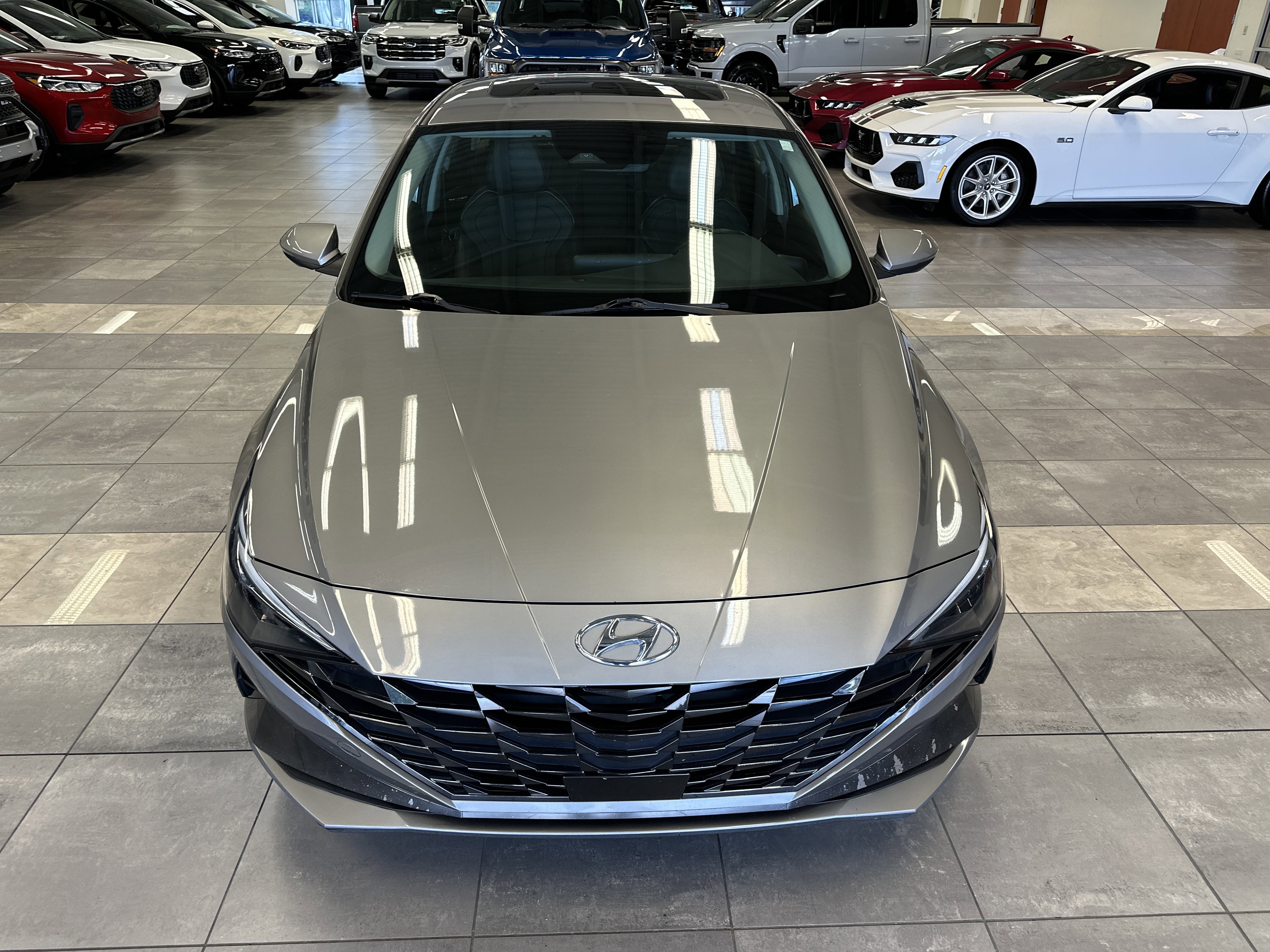 Used 2021 Hyundai Elantra Limited image 10