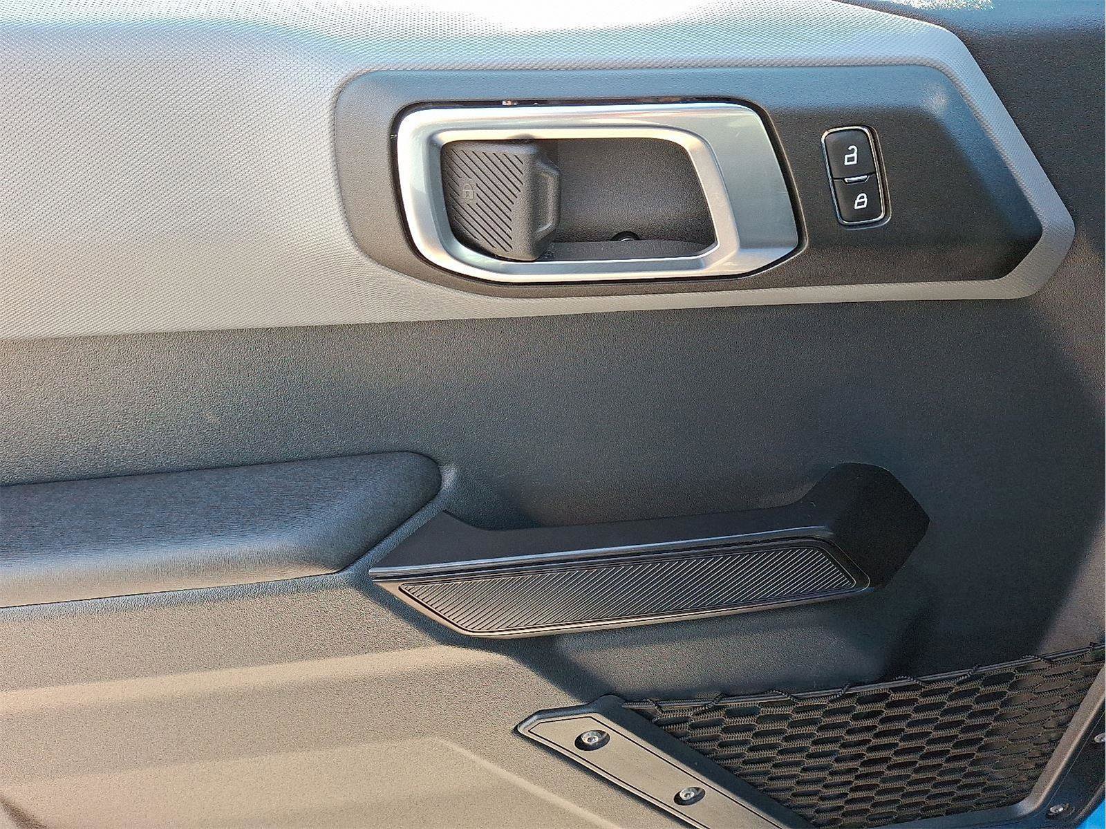 Certified 2024 Ford Bronco Black Diamond image 12