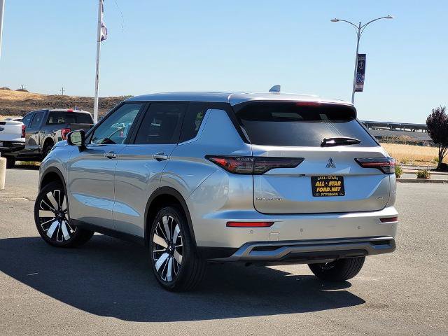 Used 2025 Mitsubishi Outlander SE FWD image 6
