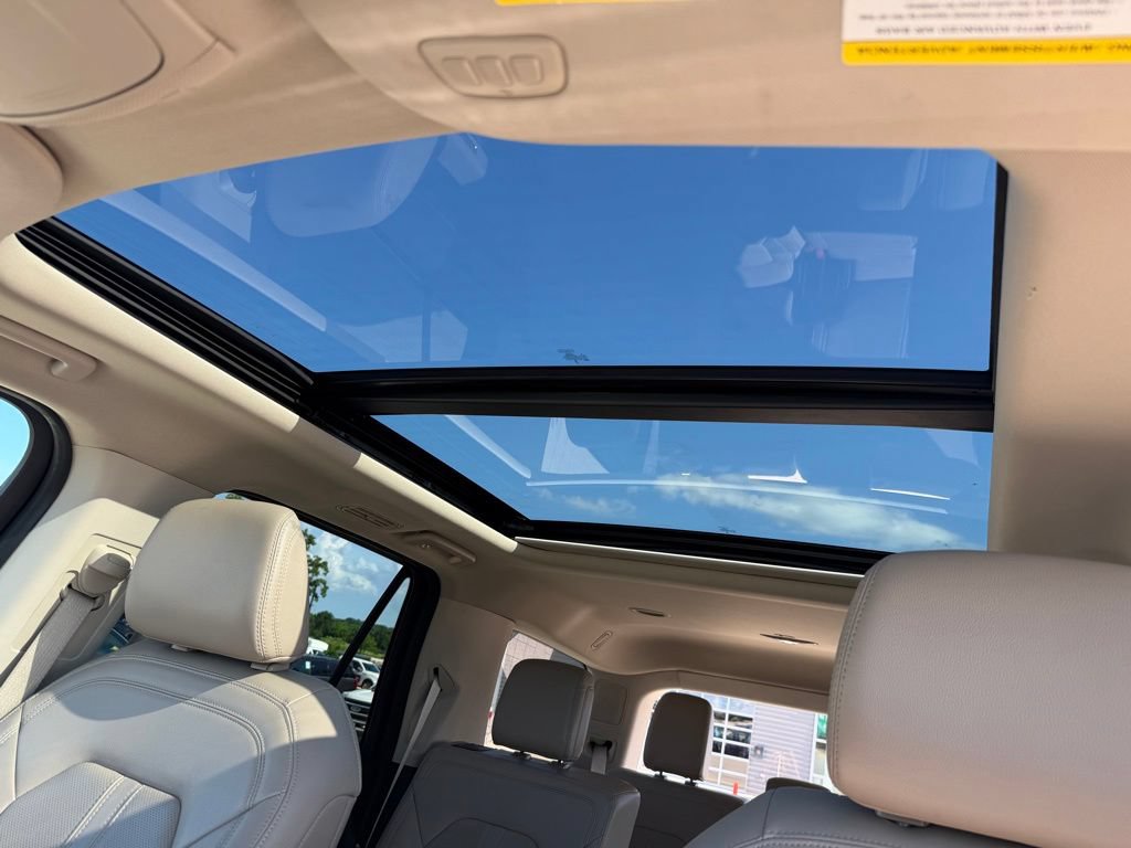 Certified 2024 Ford Expedition Limited AWD/4WD image 15