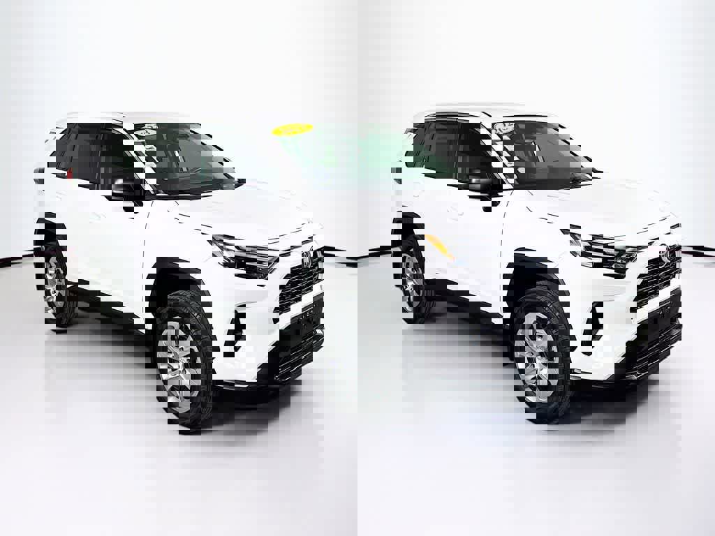 Used 2023 Toyota RAV4 LE image 24