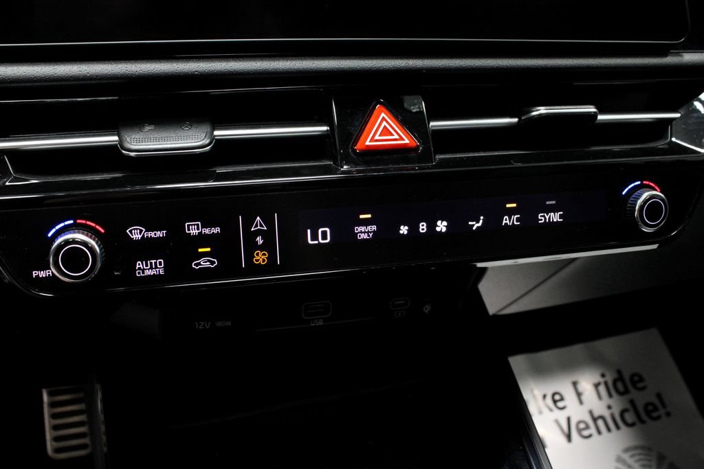 Used 2025 Kia Niro EX Touring FWD image 34