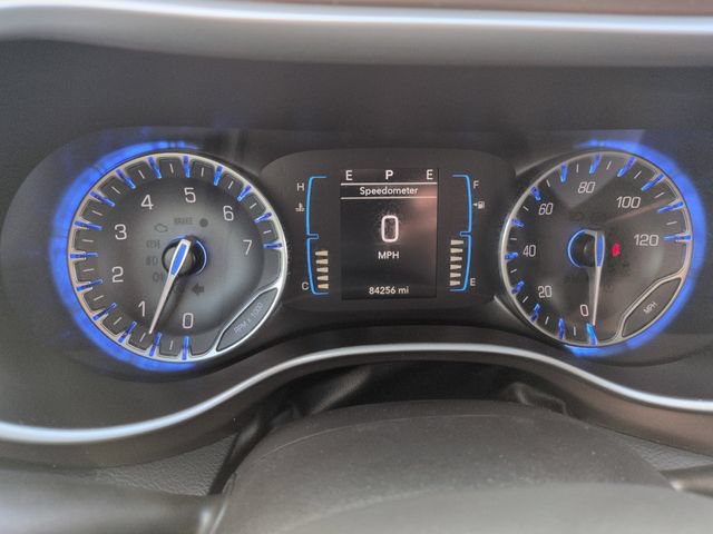 Used 2017 Chrysler Pacifica Touring w/ Tire & Wheel Group FWD image 35