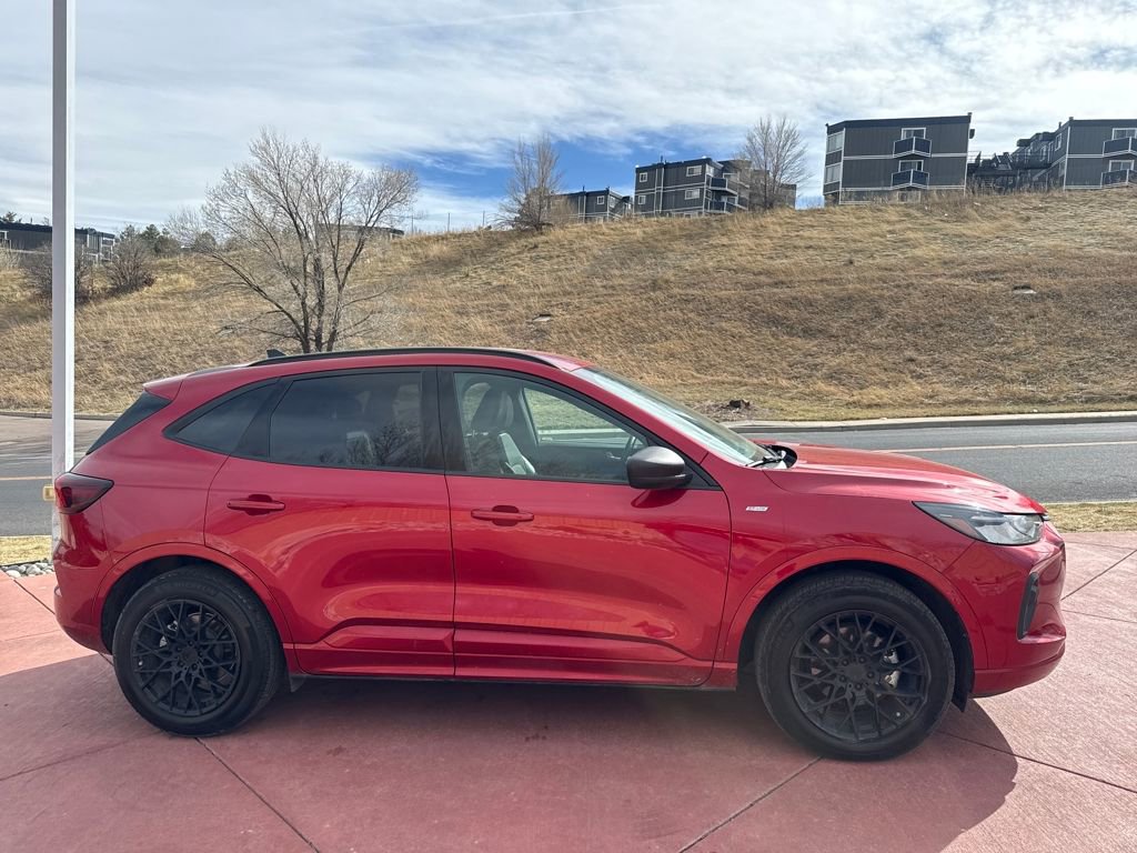 Certified 2024 Ford Escape ST-Line w/ Tech Pack #1 FWD image 9