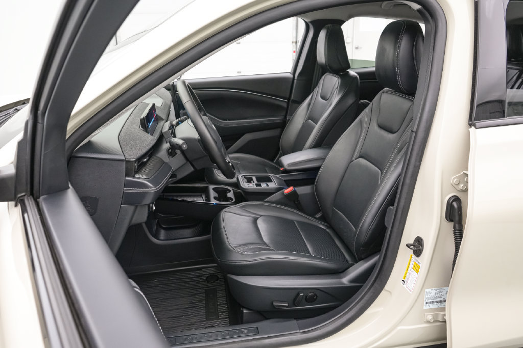 Certified 2025 Ford Mustang Mach-E Premium RWD image 13