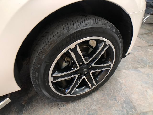 Certified 2019 Ford Expedition Limited w/ Special Edition Package AWD/4WD image 9