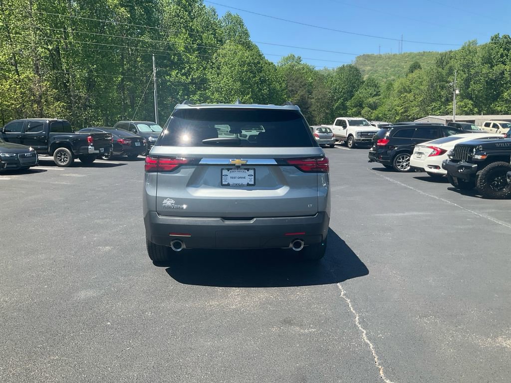 Used 2023 Chevrolet Traverse LT image 4