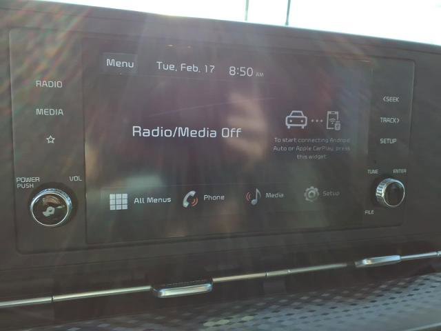 Used 2023 Kia Carnival LX image 13