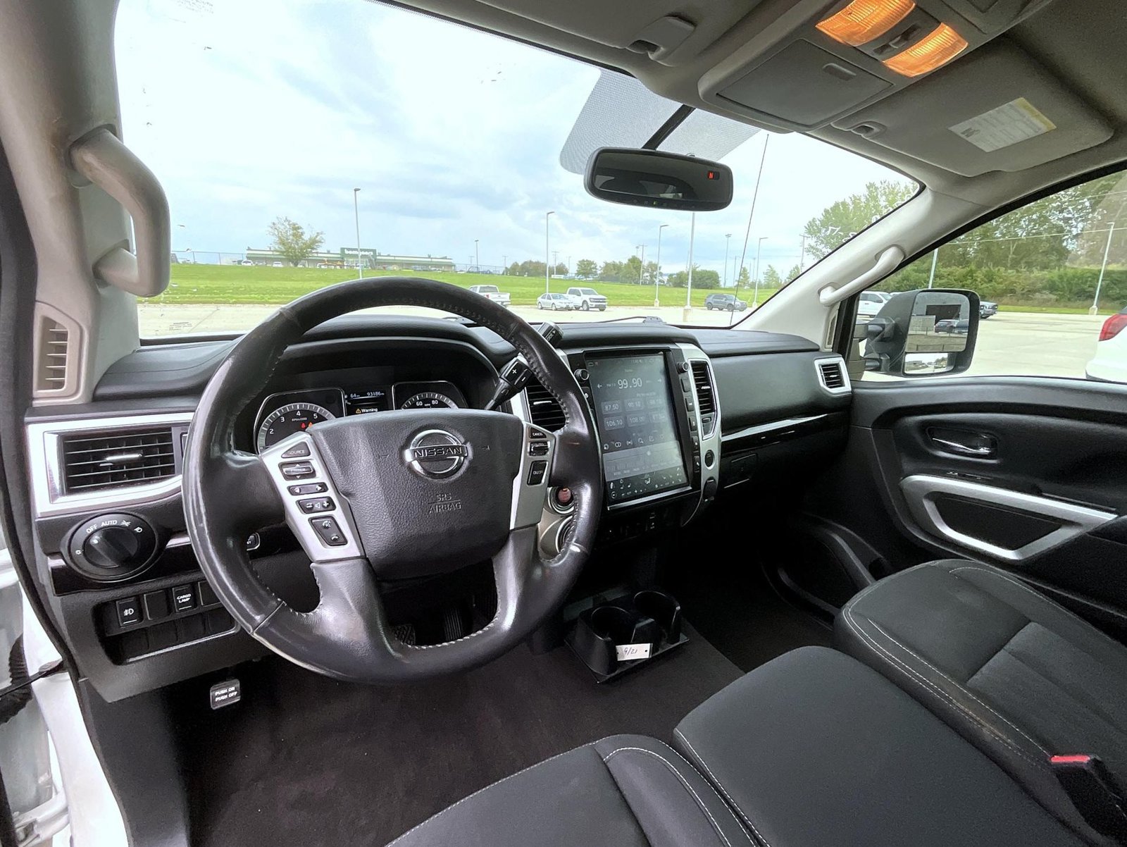 Used 2017 Nissan Titan SV AWD/4WD image 12