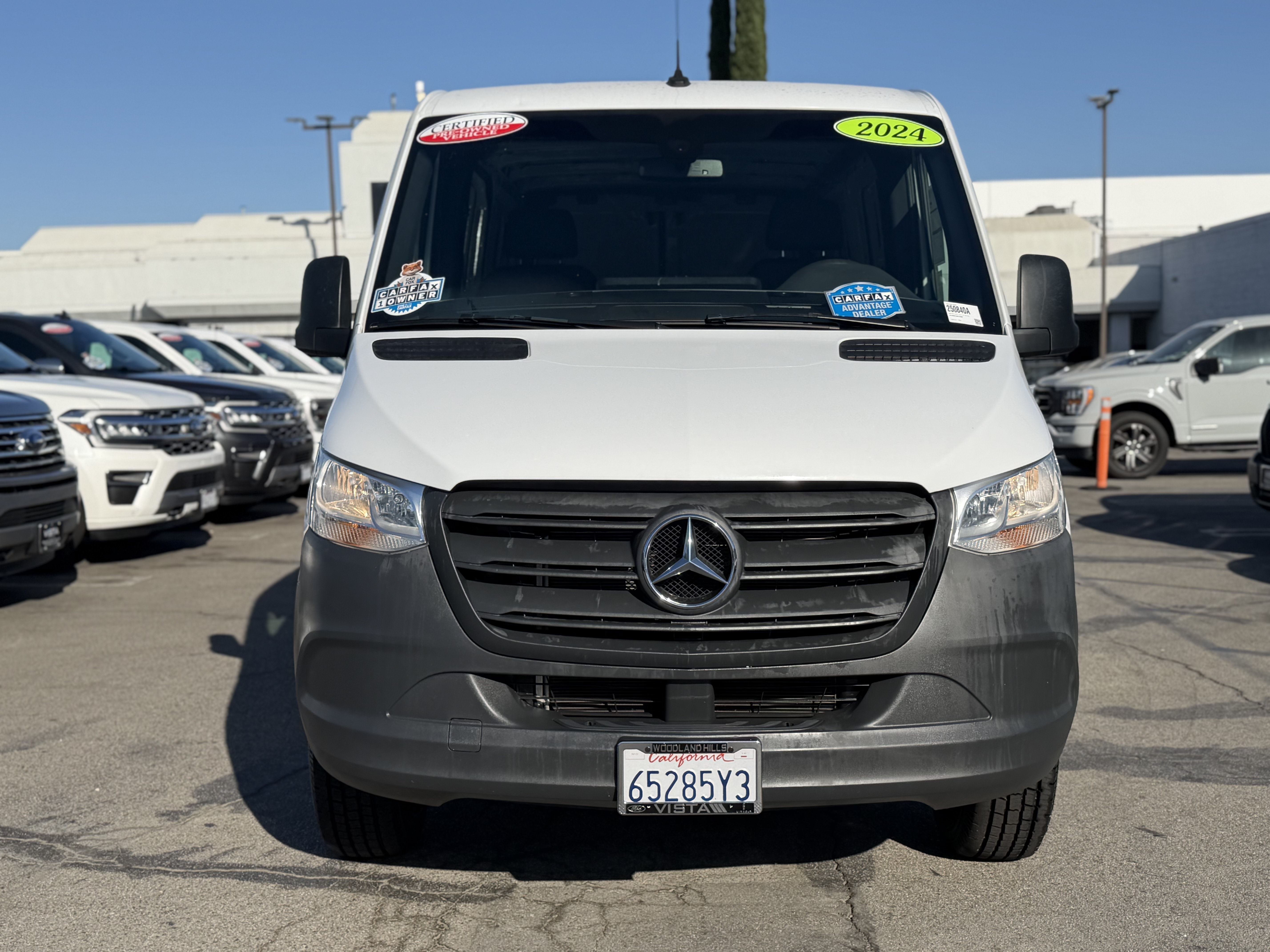 Used 2024 Mercedes-Benz Sprinter 2500 image 2
