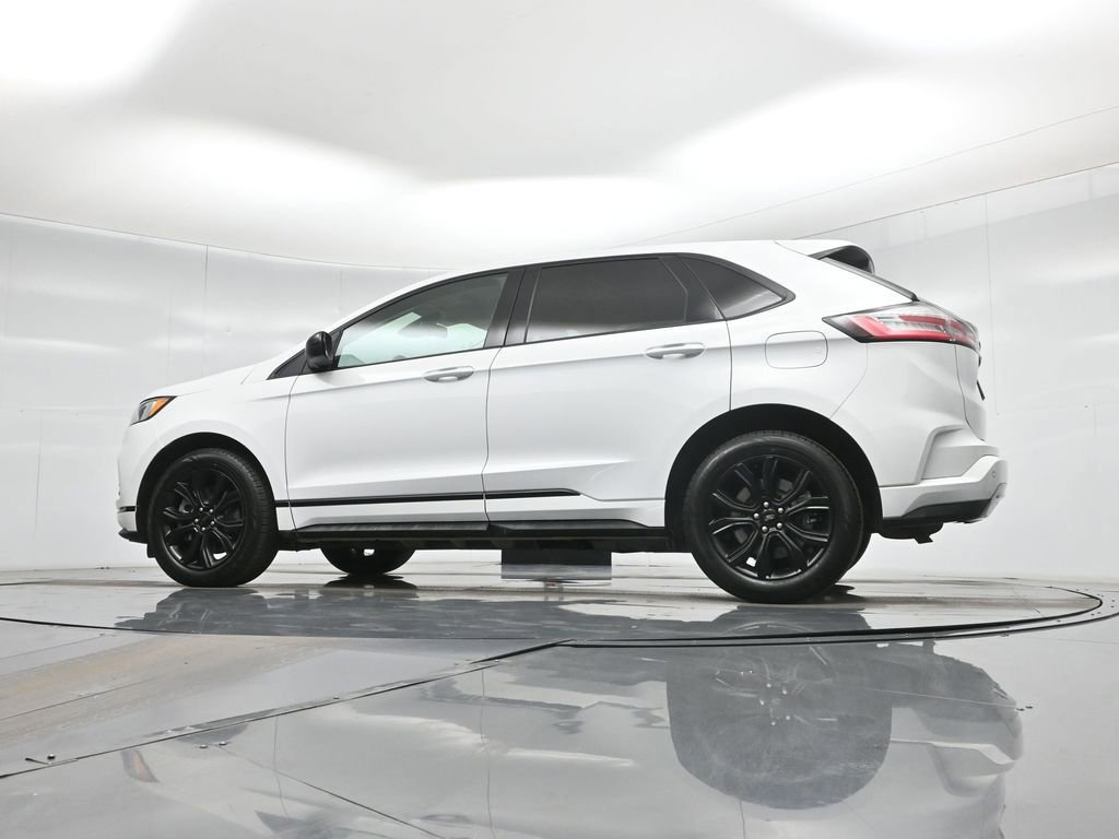 Certified 2023 Ford Edge SE w/ Black Appearance Package image 25