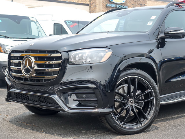 Used 2025 Mercedes-Benz GLS 580 4MATIC image 2