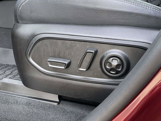 Used 2025 Jeep Grand Cherokee Laredo X w/ Luxury Tech Group I image 19