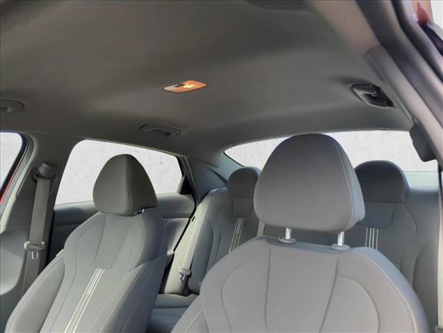 Used 2024 Hyundai Elantra SEL FWD image 15