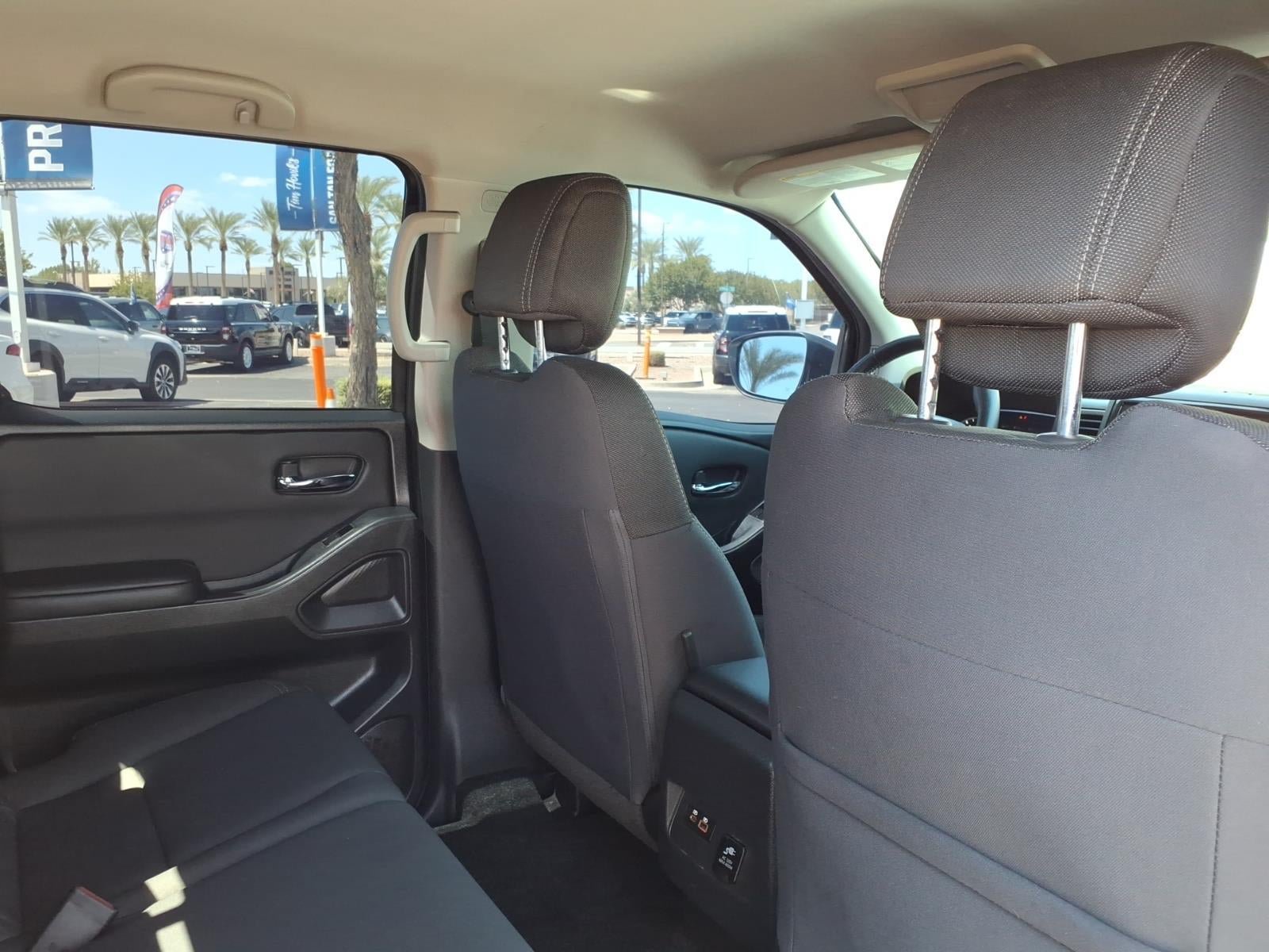 Used 2024 Nissan Frontier SV w/ SV Convenience Package RWD image 13
