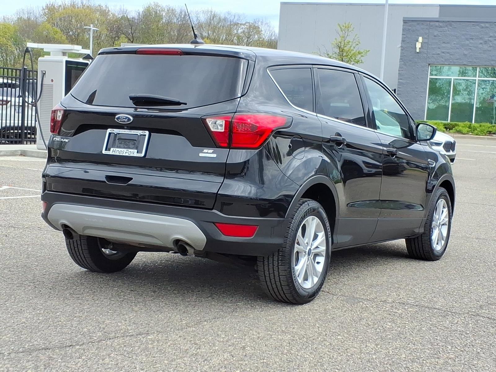 Certified 2019 Ford Escape SE FWD image 7